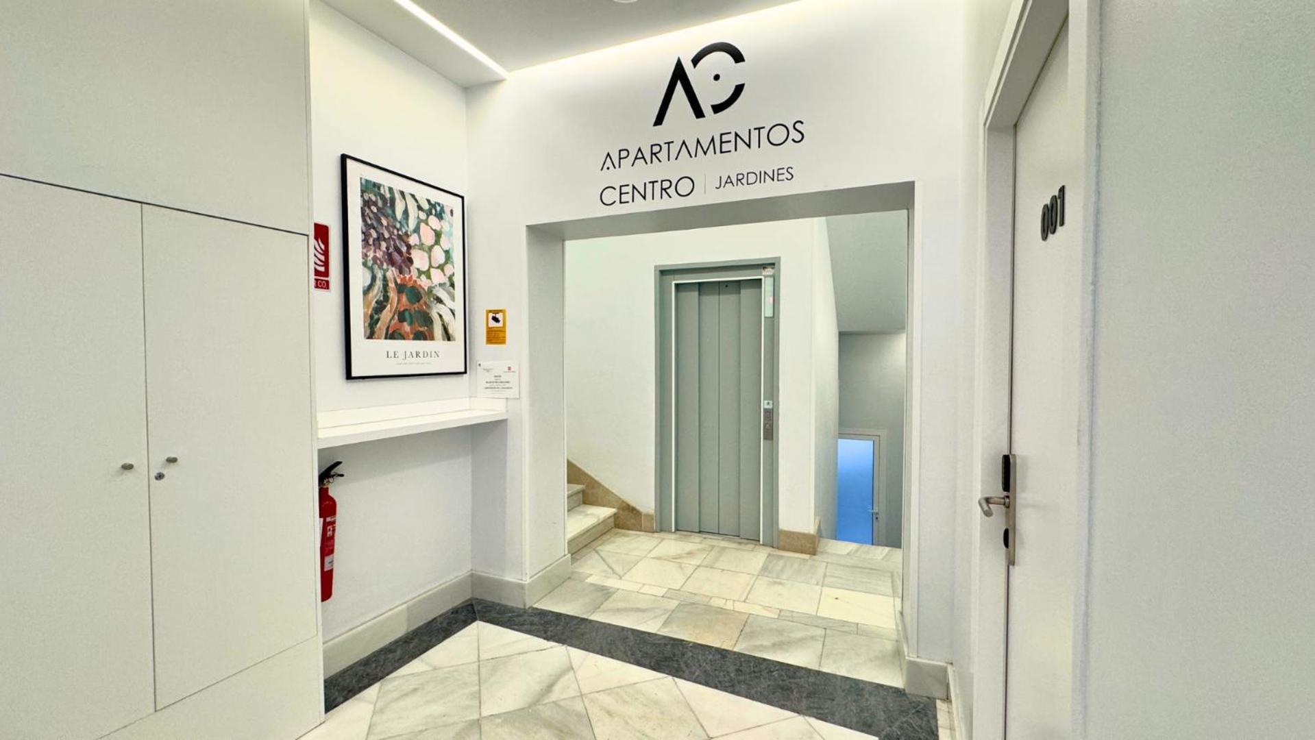 Apartamentos Centro Jardines Madrid Esterno foto